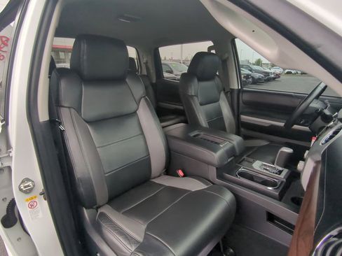 Used 2018 Toyota Tundra Limited w/ Limited Premium Package AWD/4WD image 26