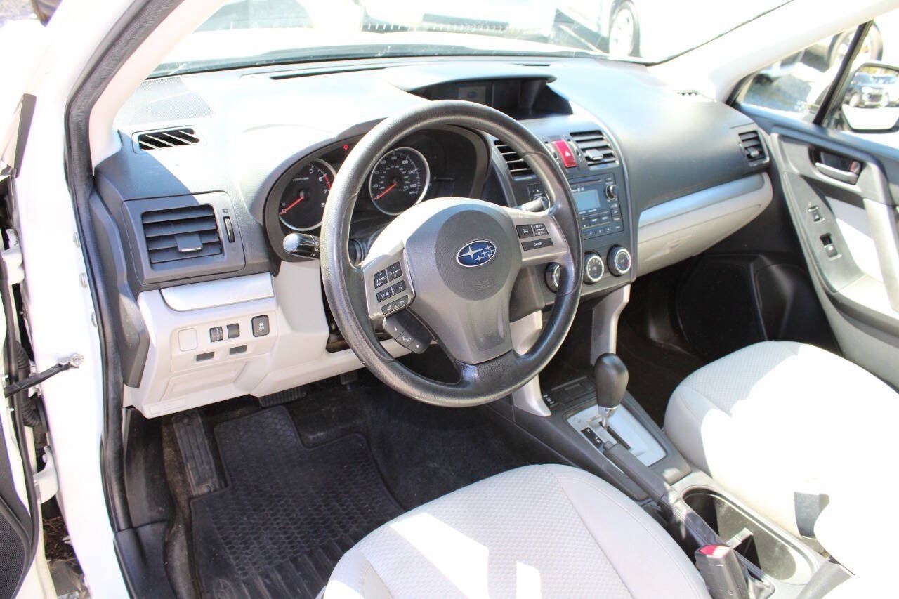 Used 2014 Subaru Forester 2.5i Premium w/ All-Weather Package AWD/4WD image 13