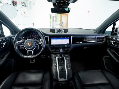 Used 2020 Porsche Macan image 48