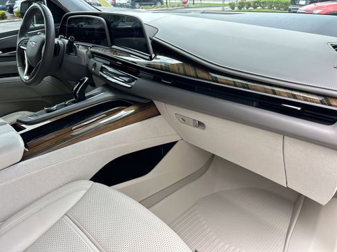 Used 2021 Cadillac Escalade Premium Luxury Platinum image 12