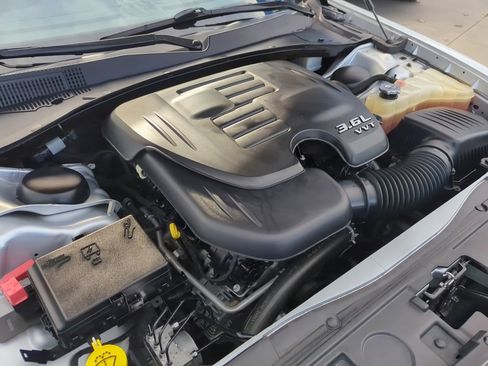 Used 2022 Chrysler 300 Touring w/ Sport Appearance Package image 41