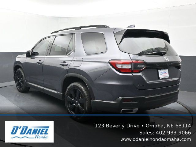 Used 2025 Honda Pilot Black Edition image 4