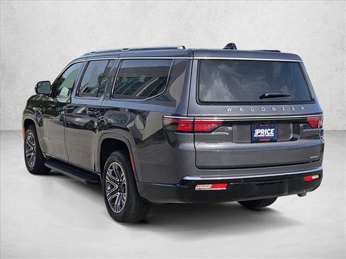 Used 2024 Jeep Wagoneer L Series II w/ Flexible Seating Group RWD image 8