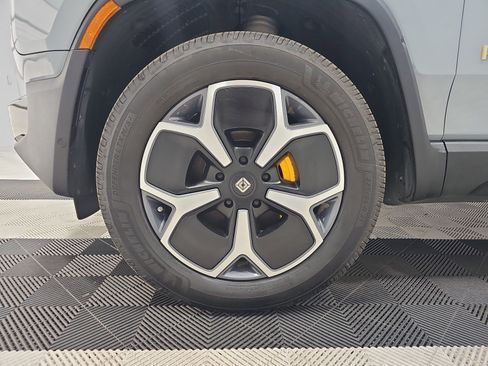 Used 2023 Rivian R1T Adventure AWD/4WD image 9