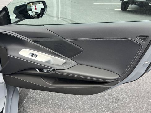 Used 2025 Chevrolet Corvette Stingray Convertible w/ Z51 Performance Package RWD image 14