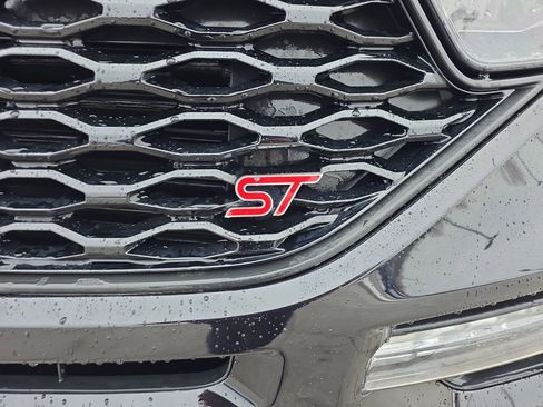 Used 2023 Ford Explorer ST w/ Equipment Group 401A image 3