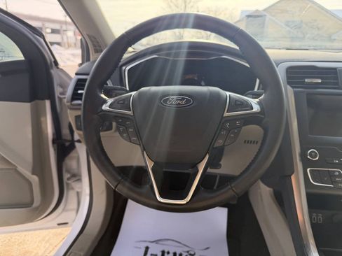 Used 2020 Ford Fusion SEL image 13