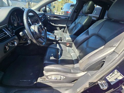 Used 2024 Porsche Macan AWD/4WD image 23