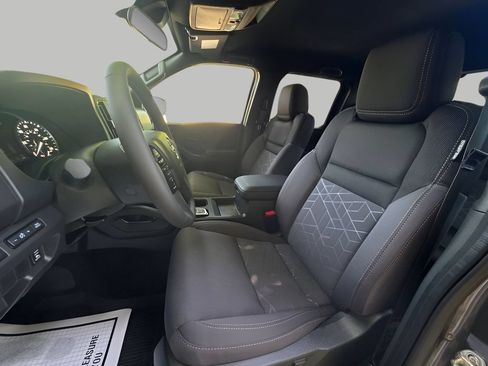 New 2026 Nissan Frontier SV w/ SV Convenience Package AWD/4WD image 16
