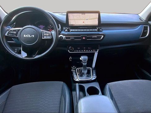 Used 2023 Kia Seltos S w/ Navigation Package FWD image 16