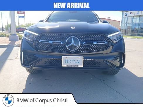 Used 2025 Mercedes-Benz GLC 350e GLC 350e 4MATIC image 2