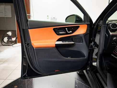 Certified 2025 Mercedes-Benz GLC 300 4MATIC image 23