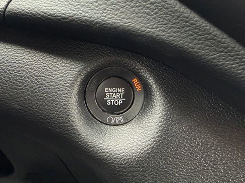 Used 2022 Jeep Cherokee Latitude Lux w/ Mopar Interior Package image 27