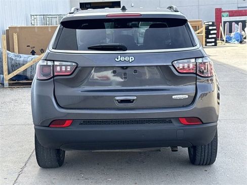 Used 2022 Jeep Compass Latitude image 5