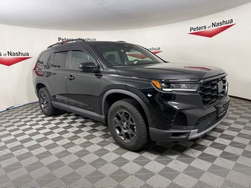 Certified 2024 Honda Pilot TrailSport image 1