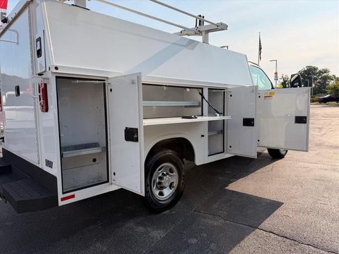 Used 2019 Chevrolet Express 3500 w/ Power Convenience Package RWD image 6