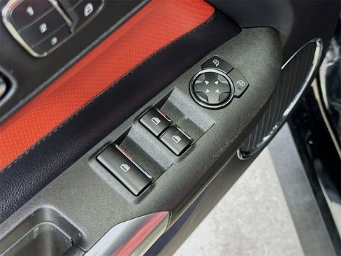 Used 2017 Ford Mustang Premium w/ Ecoboost Performance Package image 18