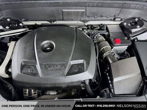 Used 2017 Volvo XC90 T6 Momentum w/ Vision Package image 32