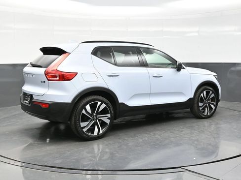 Used 2024 Volvo XC40 B5 Plus w/ Protection Package Premier AWD/4WD image 7