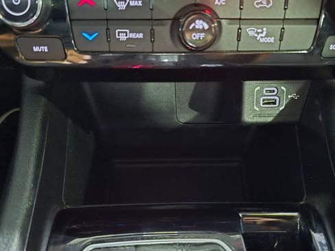 Used 2023 Jeep Compass Sport image 23