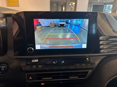 Used 2025 Toyota Camry LE image 17