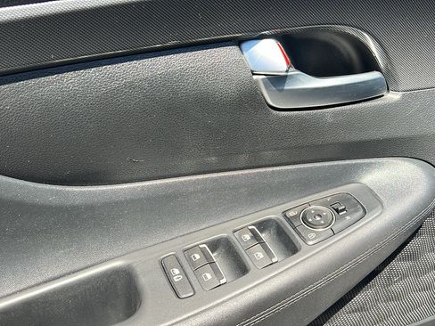 Used 2021 Hyundai Santa Fe SEL AWD/4WD image 16