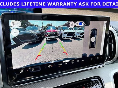 Used 2025 Ford Expedition Active RWD image 18