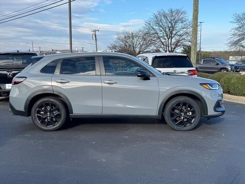 Used 2024 Honda HR-V Sport image 2