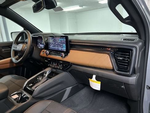 New 2025 GMC Canyon AT4 w/ Nightfall Edition AWD/4WD image 28
