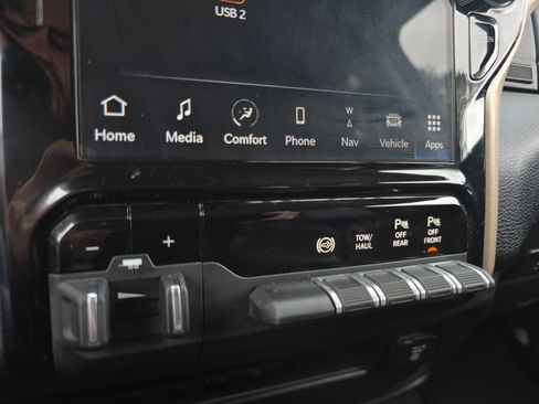 Used 2024 RAM 2500 Laramie w/ Safety Group AWD/4WD image 30