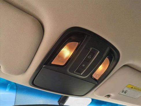 Used 2020 Kia Sorento S FWD image 13