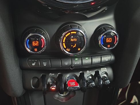 Used 2019 MINI Cooper S w/ Signature Upholstery Package FWD image 25