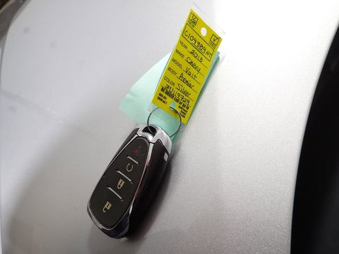 Used 2018 Chevrolet Volt Premier w/ Driver Confidence Package image 36