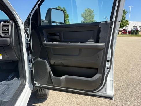 New 2026 RAM 5500 Tradesman w/ Chrome Appearance Group AWD/4WD image 11
