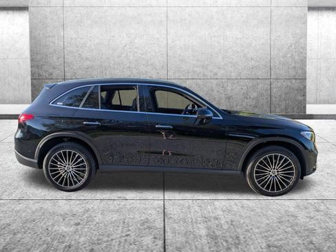 Certified 2025 Mercedes-Benz GLC 300 image 2