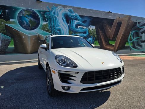 Used 2018 Porsche Macan AWD/4WD image 4