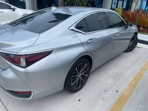 Certified 2024 Lexus ES 250 w/ Premium Package AWD/4WD image 8