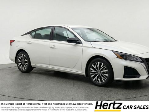 Used 2025 Nissan Altima 2.5 SV FWD image 1