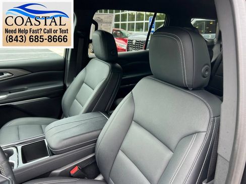 Used 2025 Chevrolet Traverse LT AWD/4WD image 11