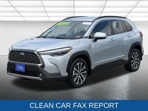 Used 2022 Toyota Corolla Cross XLE AWD/4WD image 4