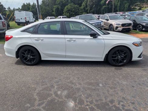 Used 2023 Honda Civic Sport image 7