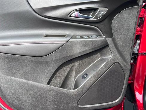 Used 2023 Chevrolet Equinox RS AWD/4WD image 13
