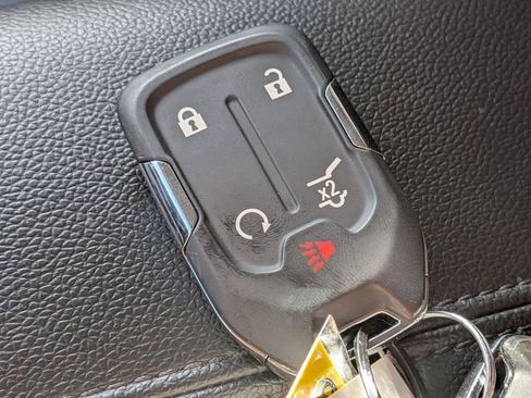 Used 2023 GMC Terrain SLE w/ Driver Convenience Package image 34