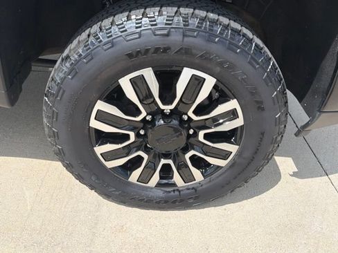 Certified 2026 Chevrolet Silverado 2500 ZR2 AWD/4WD image 28