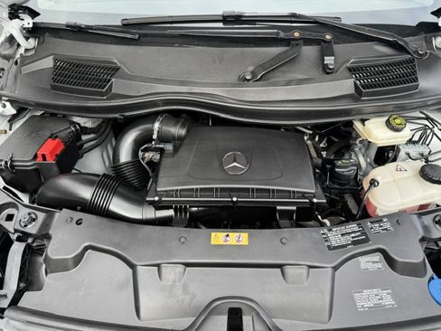 Used 2021 Mercedes-Benz Metris image 19