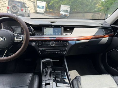 Used 2017 Kia Cadenza Technology FWD image 19