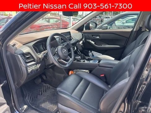 Certified 2023 Nissan Rogue SV w/ SV Premium B Package FWD image 8