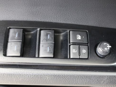 Used 2025 Toyota Camry LE FWD image 17