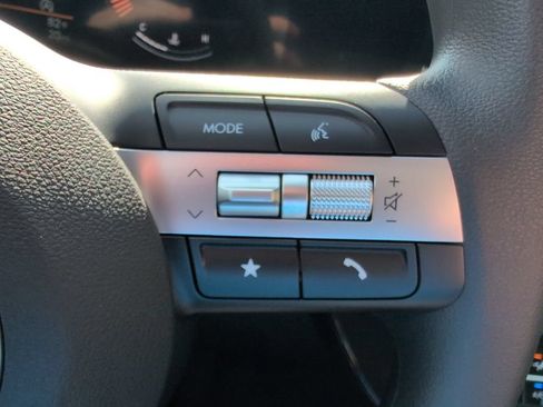 Used 2025 Hyundai Sonata SE FWD image 21
