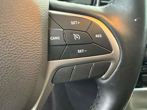 Used 2019 Jeep Grand Cherokee Limited w/ Trailer Tow Group IV image 21